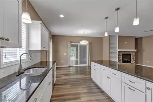 38155 Highgate Bluff Ln, Willoughby, OH 44094 - Photo 11