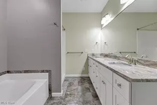 38155 Highgate Bluff Ln, Willoughby, OH 44094 - Photo 15