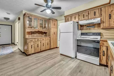 2725 Roberts Avenue NW, Canton, OH 44709 - Photo 15
