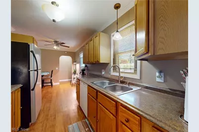 1575 Grove Avenue, Madison, OH 44057 - Photo 5