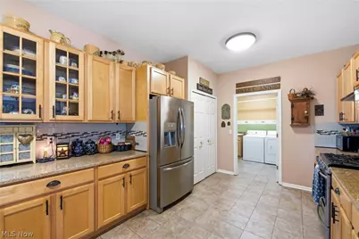 349 Springbrook Circle, Elyria, OH 44035 - Photo 9