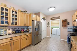 349 Springbrook Cir, Elyria, OH 44035 - Photo 9