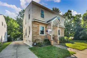 1925 Robindale St, Wickliffe, OH 44092 - Photo 3