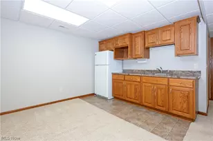 242 Woodbury Cir, Kidron, OH 44618 - Photo 17