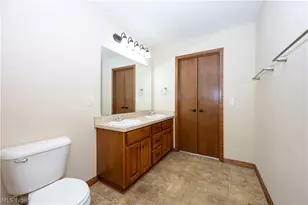 242 Woodbury Cir, Kidron, OH 44618 - Photo 13