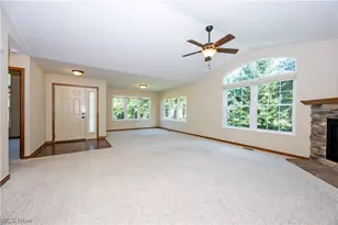 242 Woodbury Cir, Kidron, OH 44618 - Photo 5
