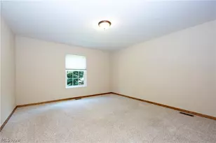 242 Woodbury Cir, Kidron, OH 44618 - Photo 11