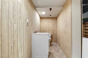 523 Rotunda Ave, Akron, OH 44333 - Photo 21