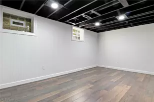 523 Rotunda Ave, Akron, OH 44333 - Photo 27