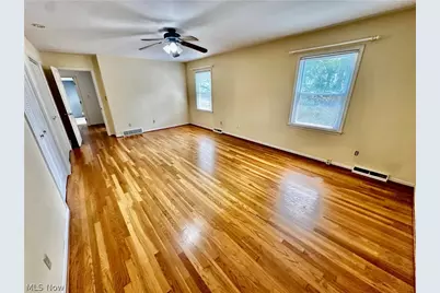 1160 Lisa Ann Drive, Akron, OH 44313 - Photo 33