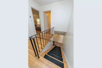 1160 Lisa Ann Drive, Akron, OH 44313 - Photo 23
