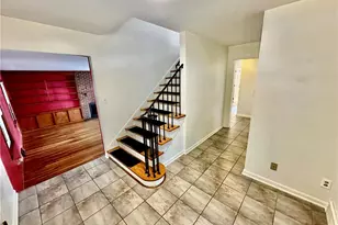 1160 Lisa Ann Dr, Akron, OH 44313 - Photo 3