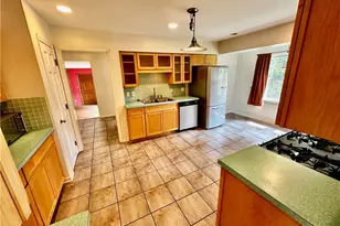 1160 Lisa Ann Dr, Akron, OH 44313 - Photo 11