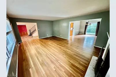 1160 Lisa Ann Drive, Akron, OH 44313 - Photo 7