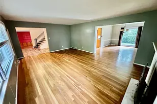 1160 Lisa Ann Dr, Akron, OH 44313 - Photo 7