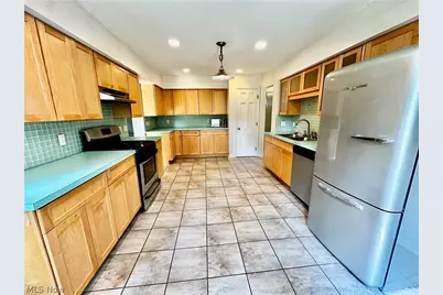 1160 Lisa Ann Drive, Akron, OH 44313 - Photo 15