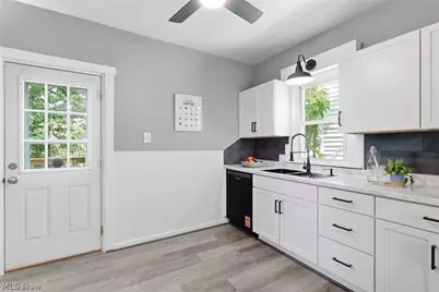 709 Columbus Ave NW, Canton, OH 44708 - Photo 9