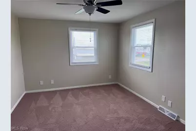 9112 Skypark, Wadsworth, OH 44281 - Photo 11