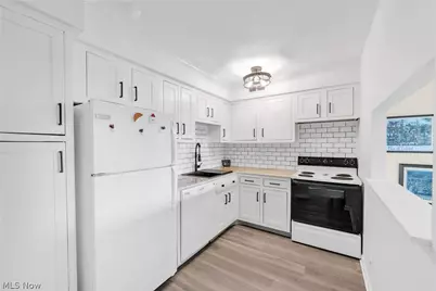 11811 Lake Avenue #703, Oakwood, OH 44107 - Photo 5
