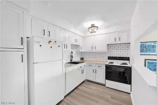 11811 Lake Ave, Oakwood, OH 44107 - Photo 5