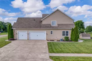 12504 Estate Ave NW, Uniontown, OH 44685 - Photo 3