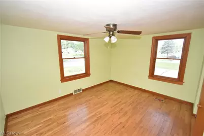 209 Sipple Avenue, Amherst, OH 44001 - Photo 21