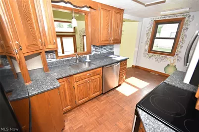 209 Sipple Avenue, Amherst, OH 44001 - Photo 5