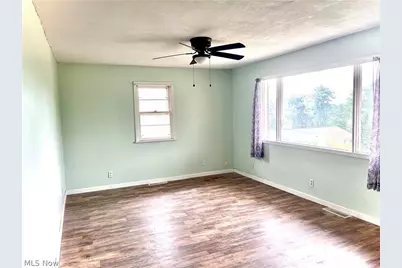 809 Delia Avenue, Martins Ferry, OH 43935 - Photo 7