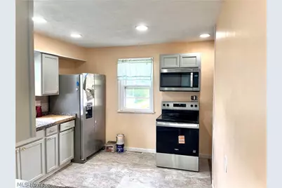 809 Delia Avenue, Martins Ferry, OH 43935 - Photo 11