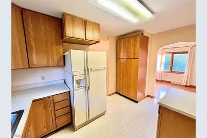 8238 Center Road, Ashtabula, OH 44004 - Photo 3
