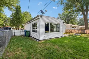 9011 Manorford Dr, Loveland, OH 44130 - Photo 27