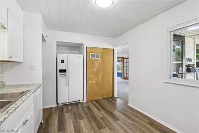 9011 Manorford Drive, Loveland, OH 44130 - Photo 7
