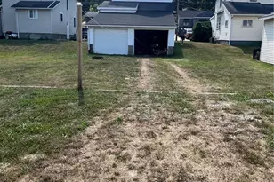 918 9th St SW, Massillon, OH 44647 - Photo 25