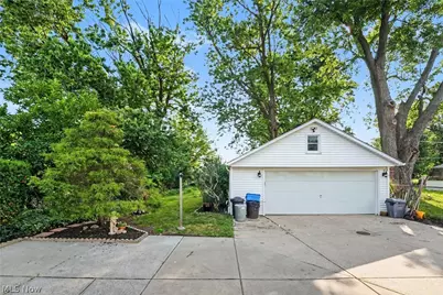 339 E 315th Street, Willowick, OH 44095 - Photo 5