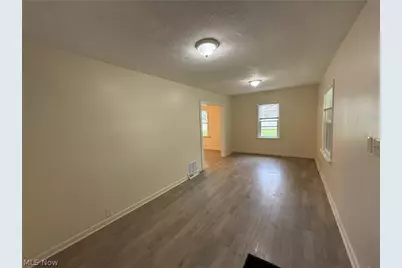 404 Noah Avenue, Akron, OH 44320 - Photo 3