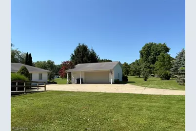 2140 Claus Road, Vermilion, OH 44089 - Photo 3