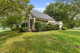 2407 27th St, Cuyahoga Falls, OH 44223 - Photo 5