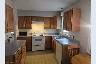 2407 27th Street, Cuyahoga Falls, OH 44223 - Photo 7