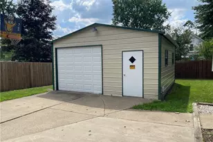1198 Sherman St, Akron, OH 44301 - Photo 11