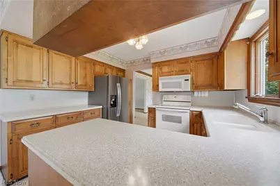 135 Seneca Trail SW, Hartville, OH 44632 - Photo 13