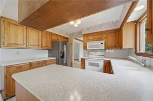 135 Seneca Trail SW, Hartville, OH 44632 - Photo 13