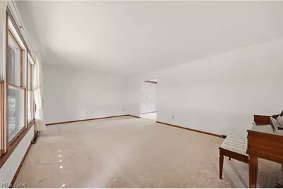 135 Seneca Trail SW, Hartville, OH 44632 - Photo 5
