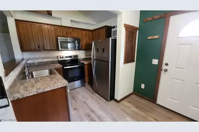 46103 New England Square #B, New Waterford, OH 44445 - Photo 7