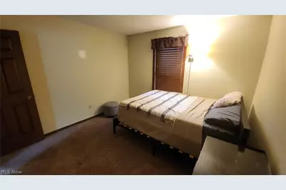 46103 New England Square #B, New Waterford, OH 44445 - Photo 11