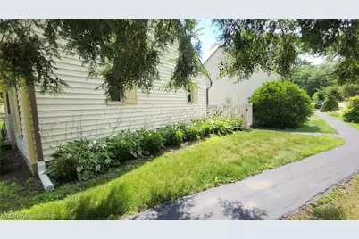 46103 New England Square #B, New Waterford, OH 44445 - Photo 23