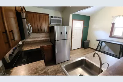 46103 New England Square #B, New Waterford, OH 44445 - Photo 9