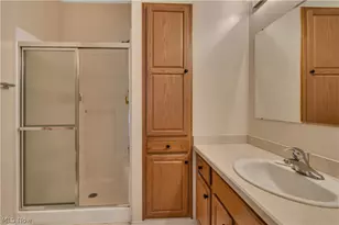 5645 Clingan Rd, Struthers, OH 44471 - Photo 15
