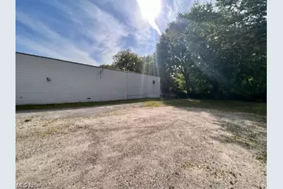988 W Bowery Street, Akron, OH 44307 - Photo 15