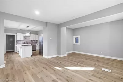 12701 Plover Street, Oakwood, OH 44107 - Photo 9