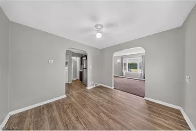 378 Hillwood Drive, Akron, OH 44320 - Photo 9